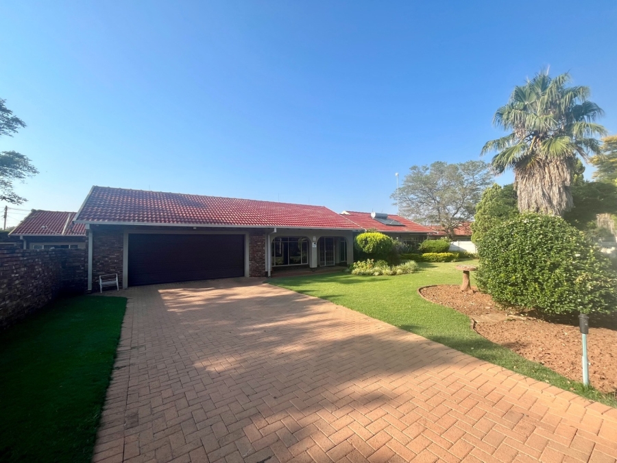 3 Bedroom Property for Sale in Flamwood North West